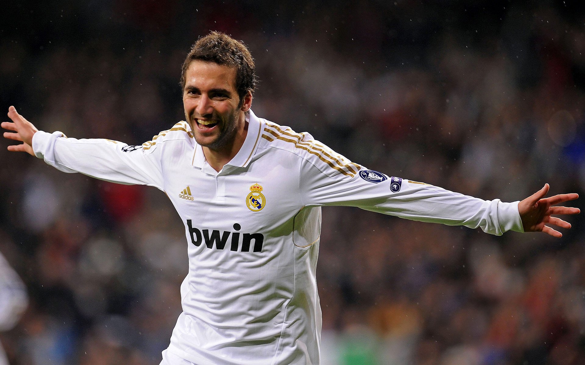 赛场照明系统升级夜场比赛画质提升带动观赛热潮